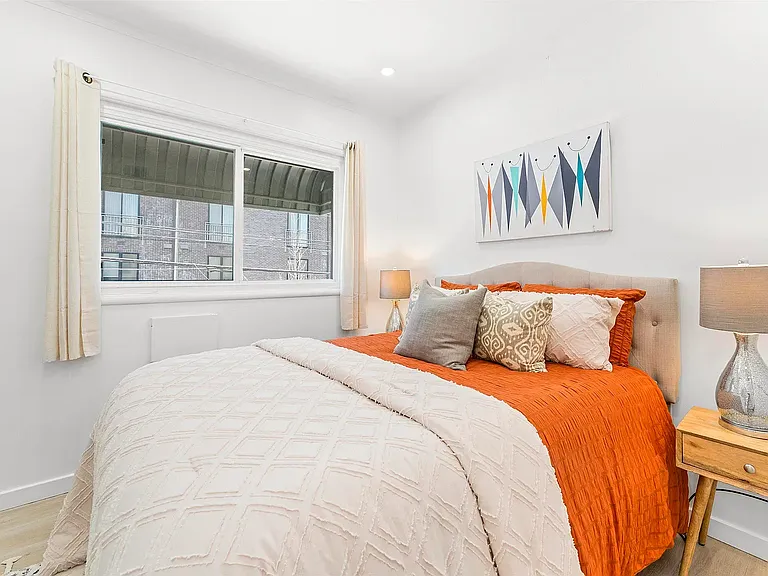 2832 Summit St #1 — Photo 6