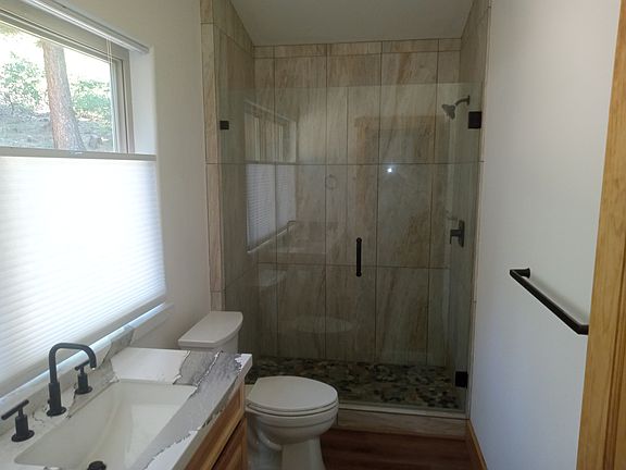 5th image of 927 Muskwaki Dr