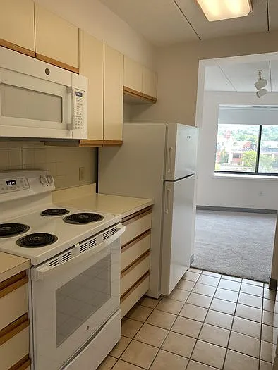 1 bed, 1.0 bath, $2,275 — Photo 2