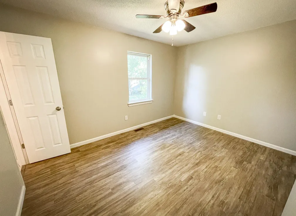 3 bed, 1080 sqft, $1,500 — Photo 3
