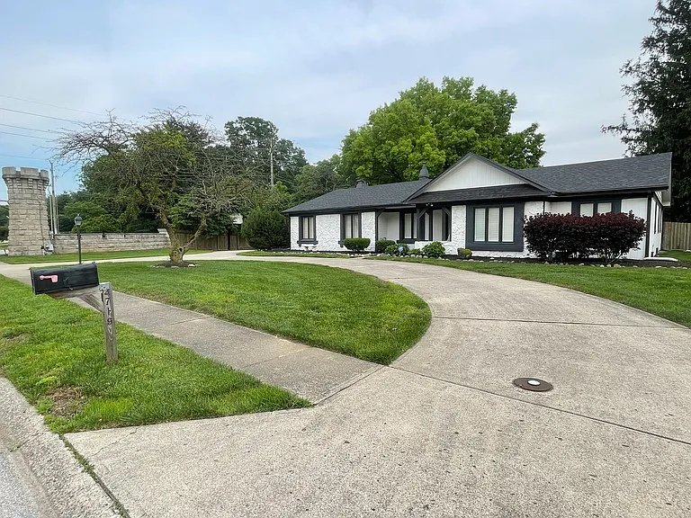 4719 Brookshire Pkwy — Photo 4