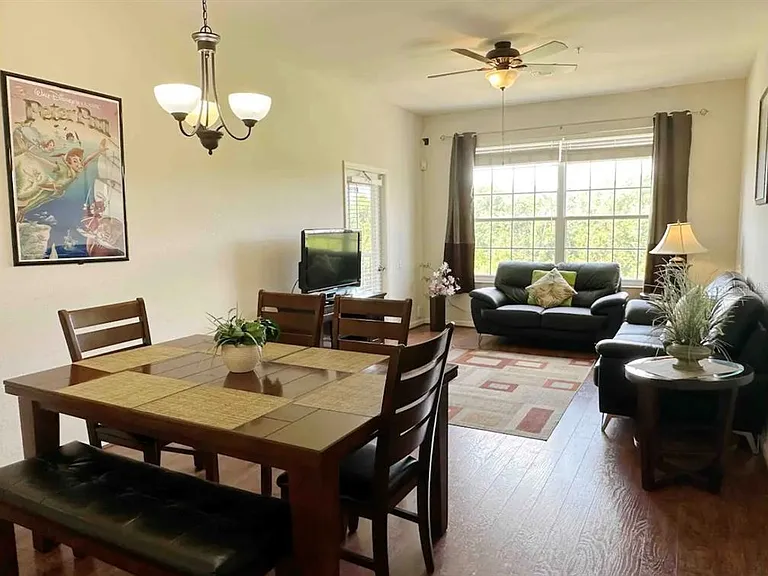 2310 Silver Palm Dr #302 — Photo 3