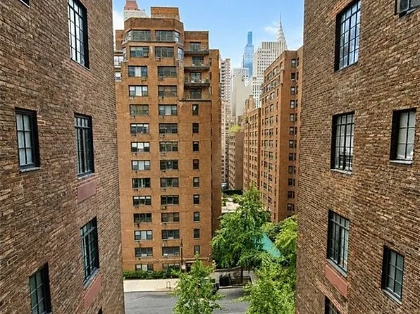 5 Tudor City Pl APT 816, New York, NY 10017