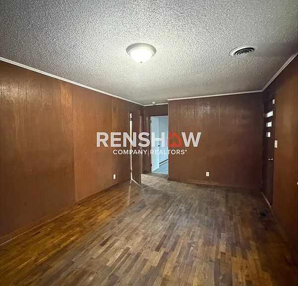 155 Moore Rd — Photo 6