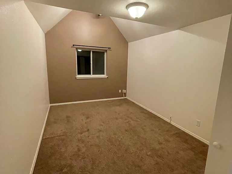 411 E Ermina Ave #B — Photo 11