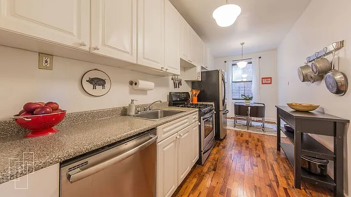 Sold by Garfield Realty  | media 5