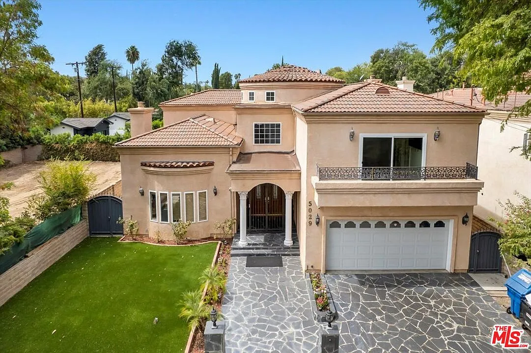 5 bed, 4.5 bath, 3517 sqft, $7,499 — Photo 4