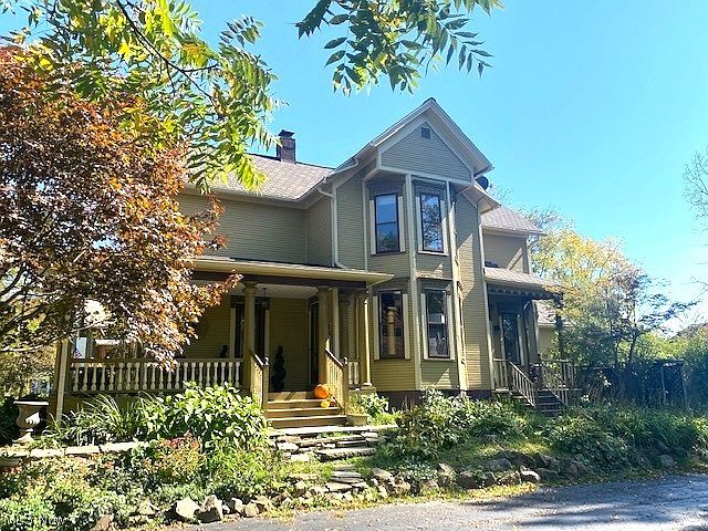 1st image of 88 E Streetsboro St
