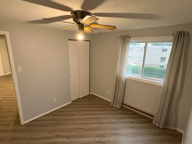 60 Elmsdale Dr #33 — Photo 10