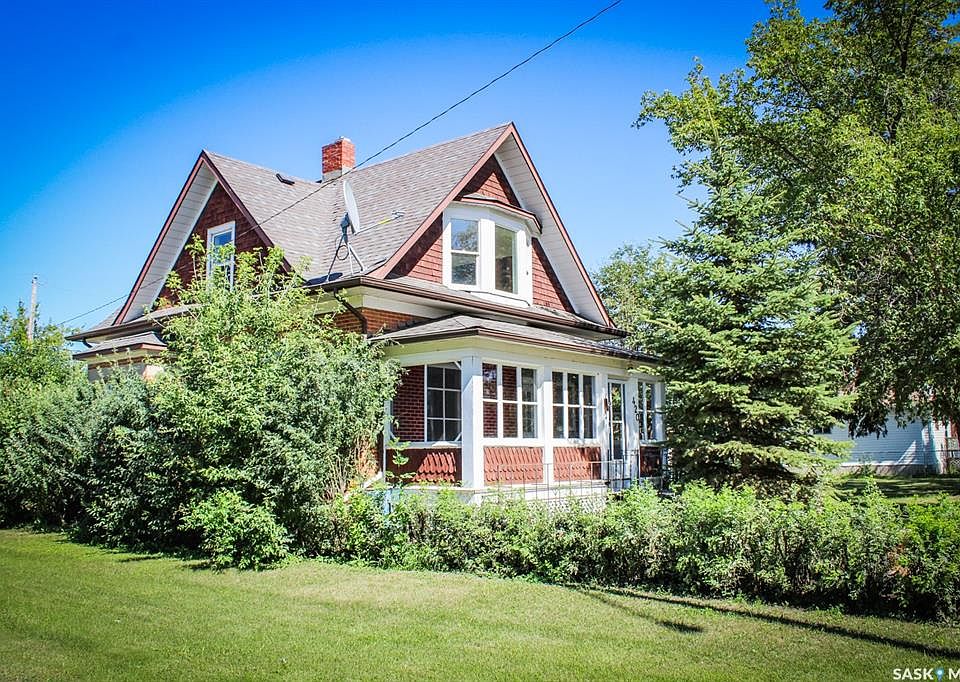 1st image of 420 Burrows AVENUE W