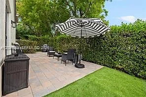 SW 27th Ct — Photo 15