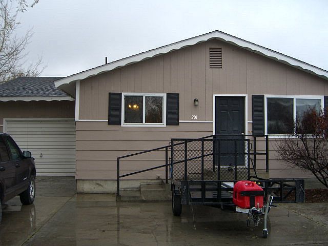 1st image of 201 N Austin Ave
