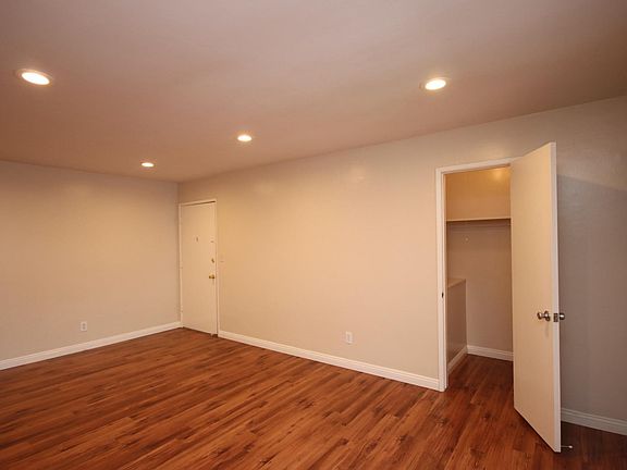 4th image of 241 S Hudson Ave APT 6