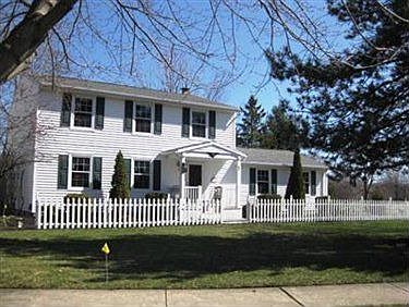 1st image of 770 Fairfax Dr