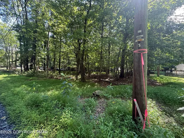 Valley Rd #744, Effort, PA 18330