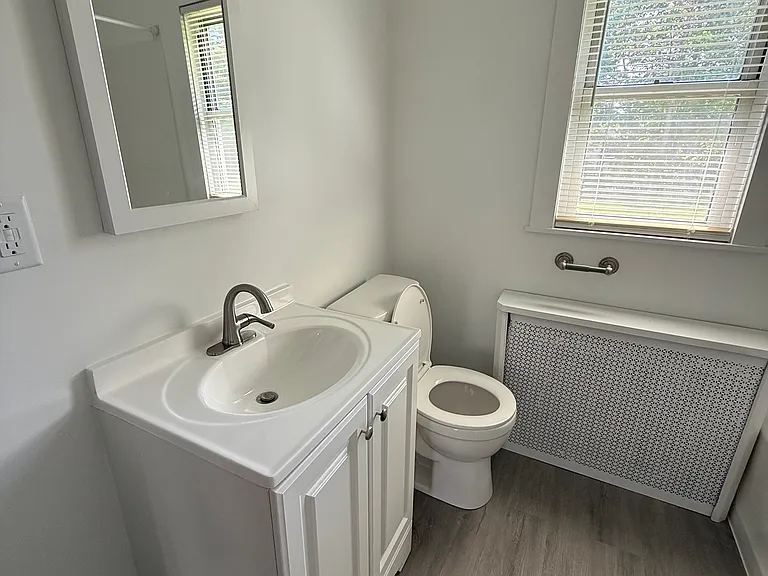 7 New England Ave — Photo 12