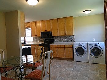 5th image of 105 E Broadway St