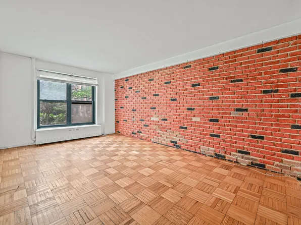 209 Clinton Avenue image 11 of 16