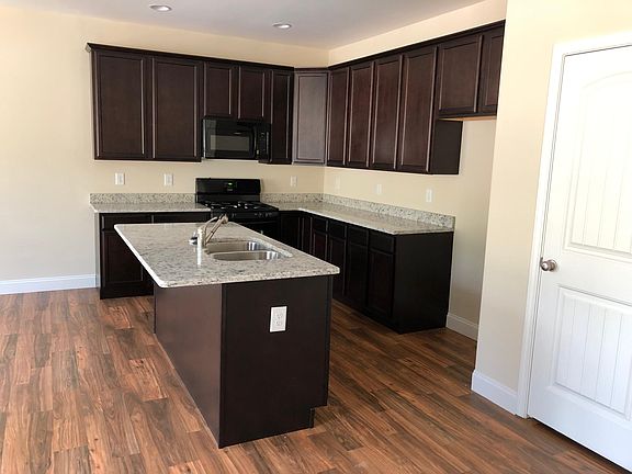 2nd image of 102 Creekland Way