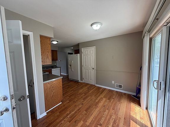 2nd image of 538 56th St SE #B204914e7