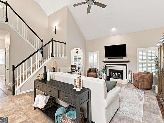 5th image of 123 Maple View Ct