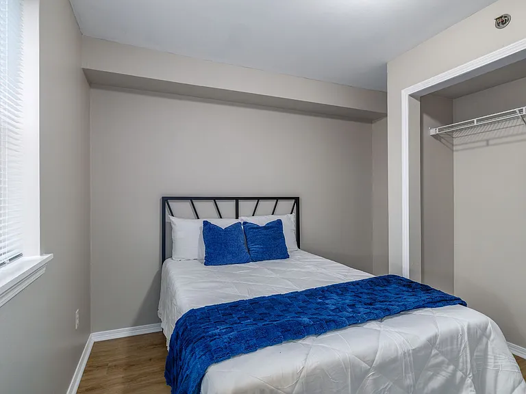McGowan Flats Apartments — Photo 11