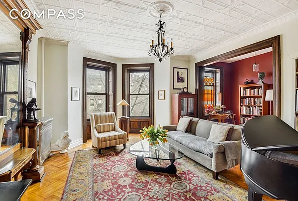 Sold by Compass | media 21