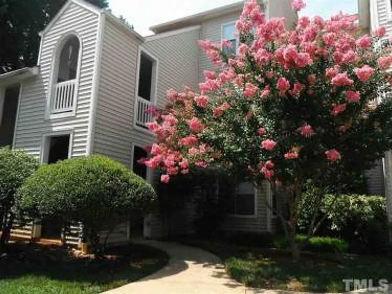 6111 Sunpointe Dr #201 — Photo 7