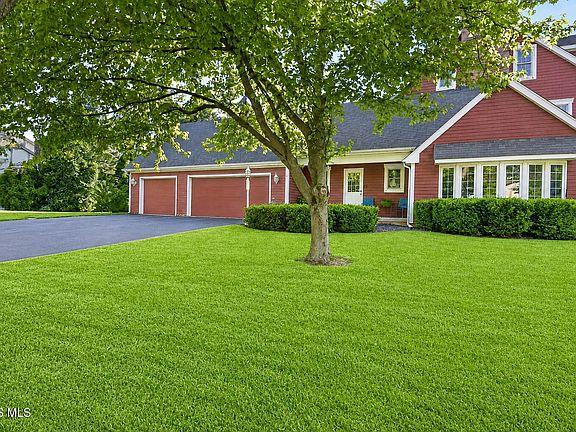 3rd image of 5238 River Ridge Cir