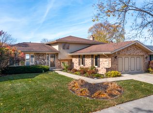 7108 Powell St, Downers Grove, IL 60516