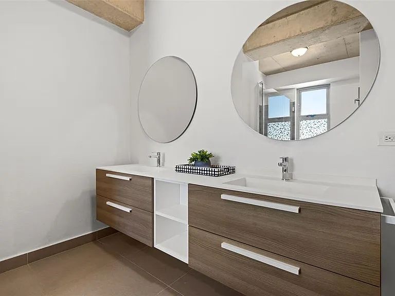 404 Avenue Constitucion #7 — Photo 18