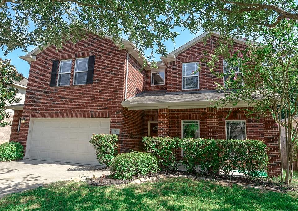 Well maintained Traditional home.