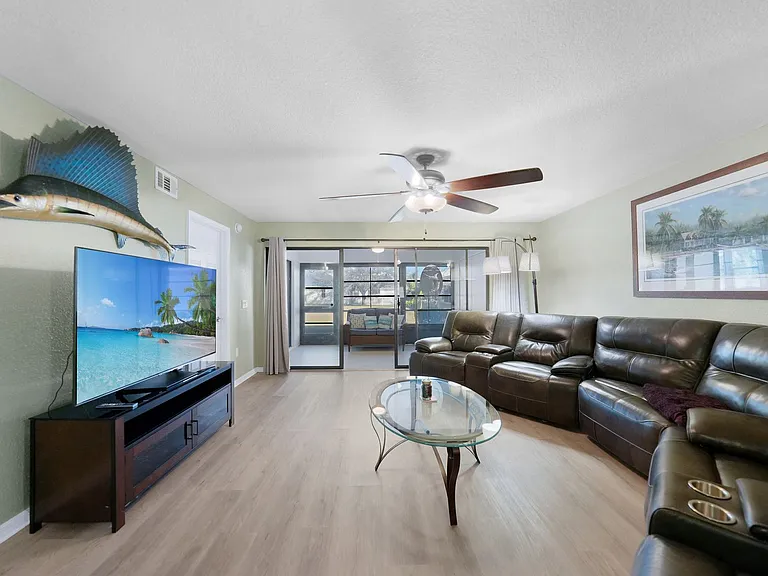 240 Lewis Cir #513 — Photo 12