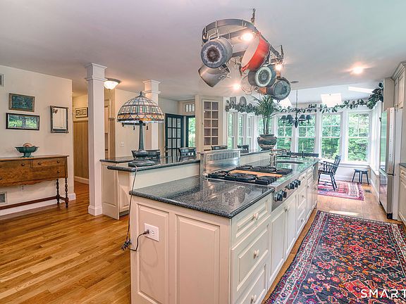 4th image of 12 Castle Hill Road
