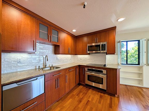 5th image of 2295 Vallejo St APT 101