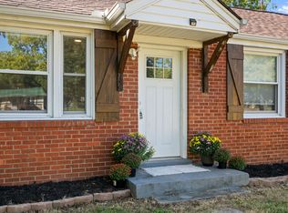 1105 Taylor Town Rd, White Bluff, TN 37187