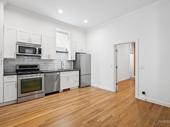4th image of 1789 McAllister St