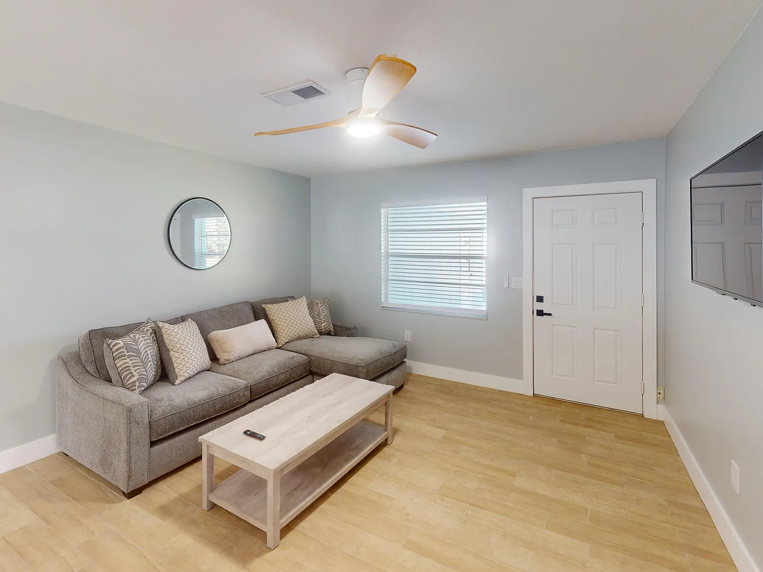 2 bed, 1150 sqft, $2,000 — Photo 3