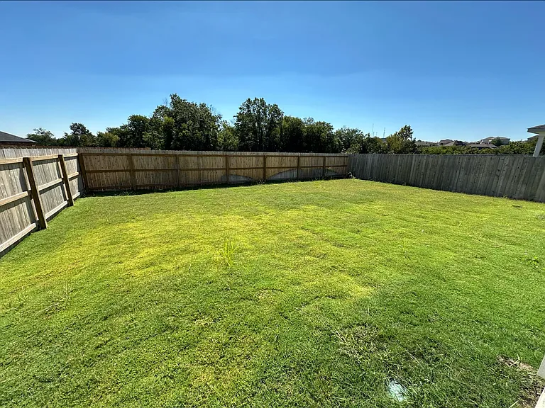 1038 Lexington Dr — Photo 12