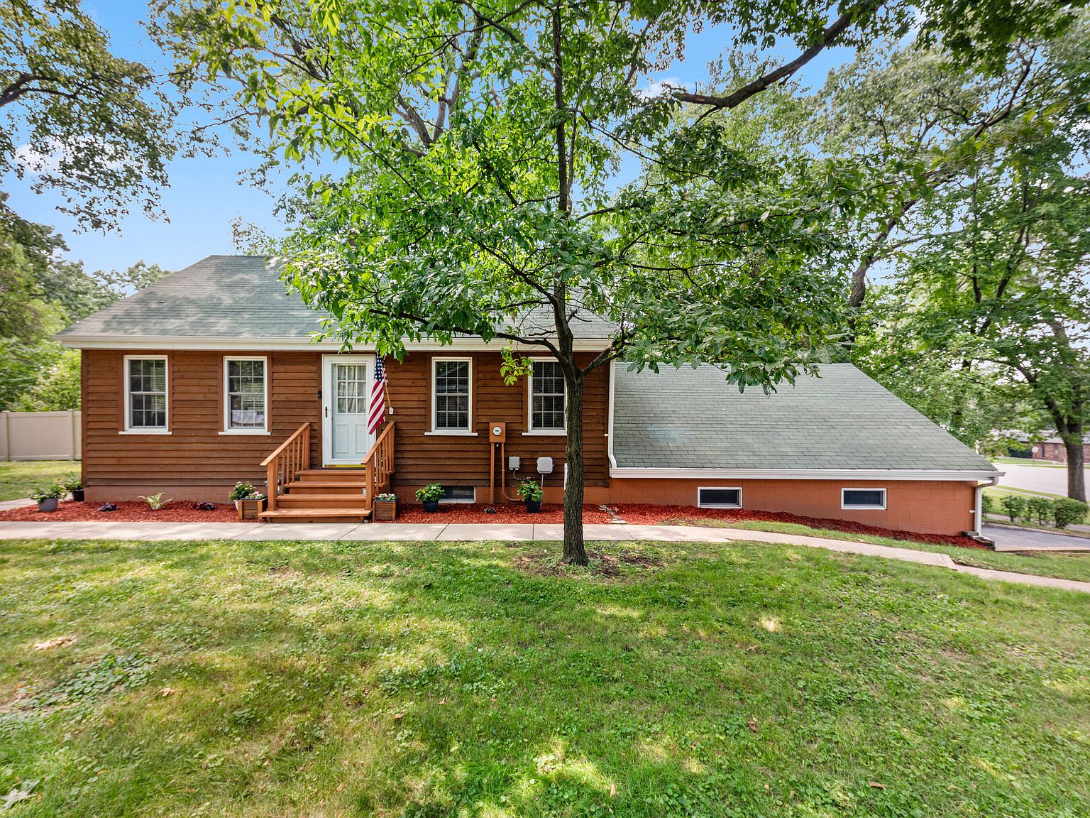 3516 Ridge Rd, Highland, IN 46322 | Zillow