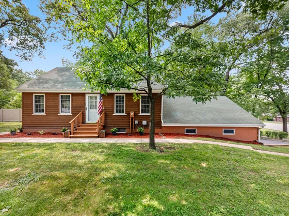3516 Ridge Rd, Highland, IN 46322