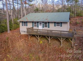 269 Pinewood Knoll Dr, Hendersonville, NC 28739