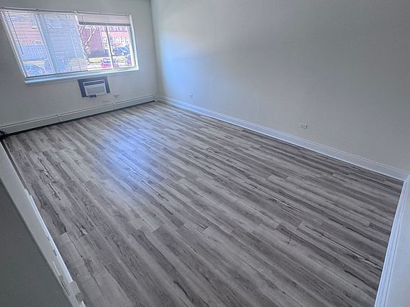 2nd image of 1135 N Boxwood Dr APT 102