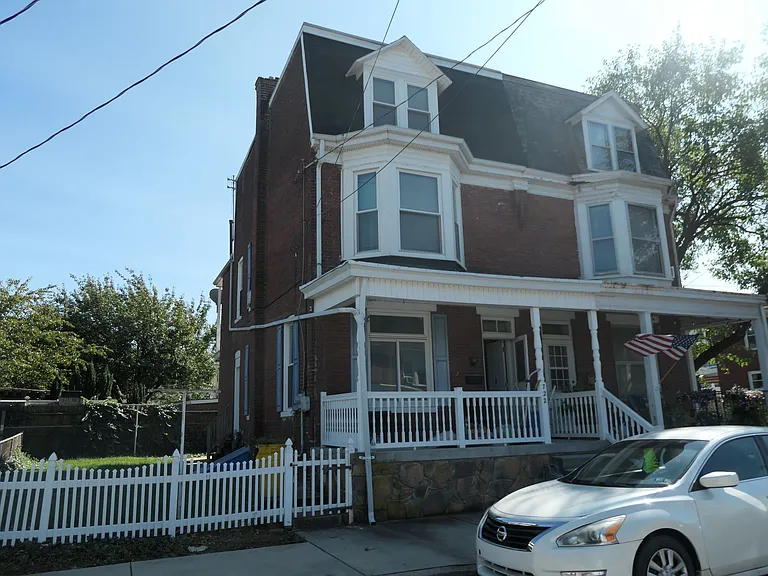722 E Maple St — Photo 8