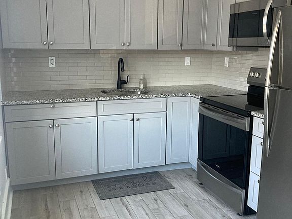 Eat in kitchen