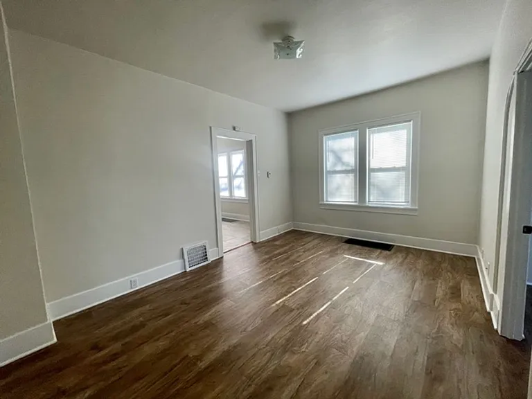 303 S Taylor St — Photo 5