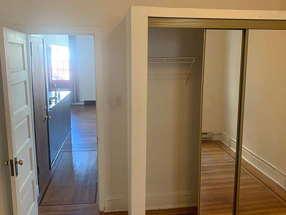 3rd image of 534 W Girard Ave #2F