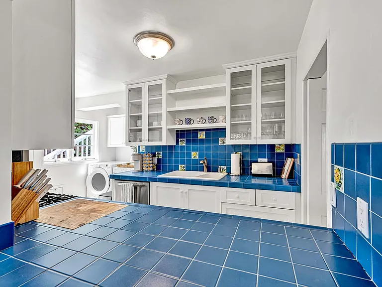 924 Park Ave — Photo 14