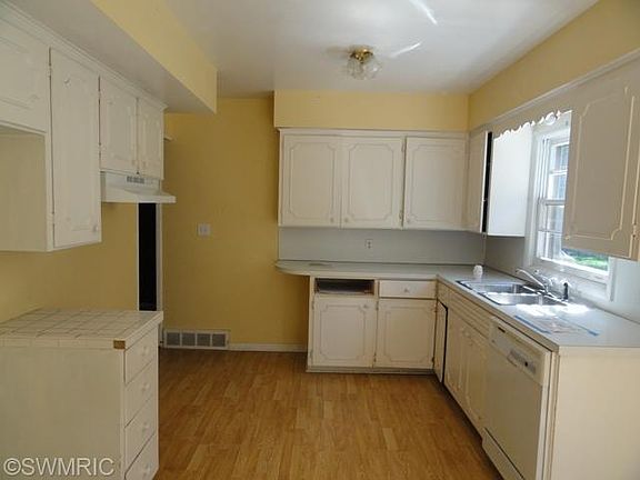 2nd image of 56 Dunton Ave