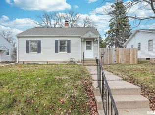 1914 W Pleasant St, Davenport, IA 52804